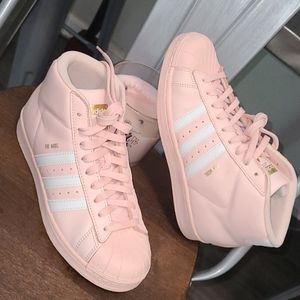 PINK ADIDAS (SHELLTOE) 💗🌸Size 7